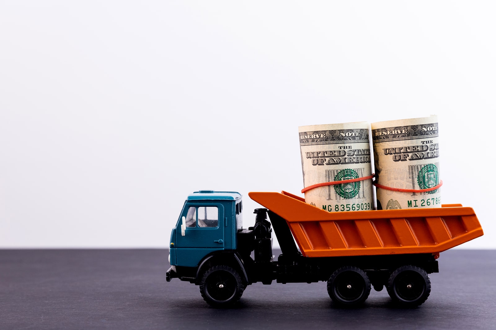 Featured Image for: How to Get What You Deserve in a Semi Truck Accident Settlement