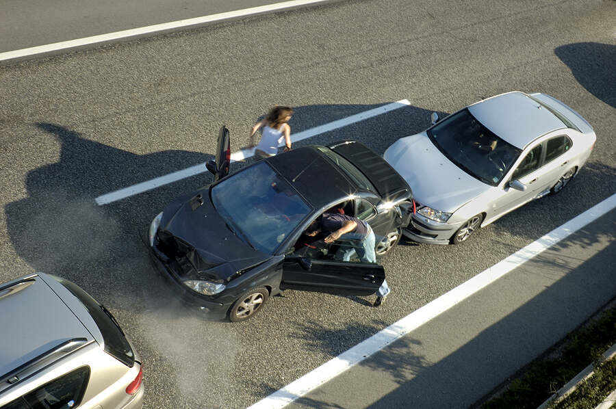 Featured Image for: Who Needs to Pay After a Three-Car Accident?