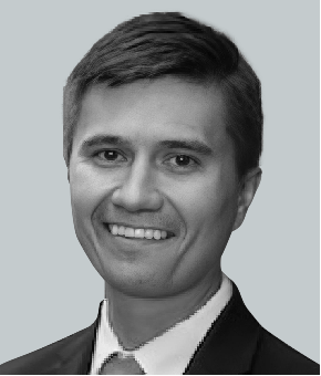 Associate - Roman Drewniak Headshot